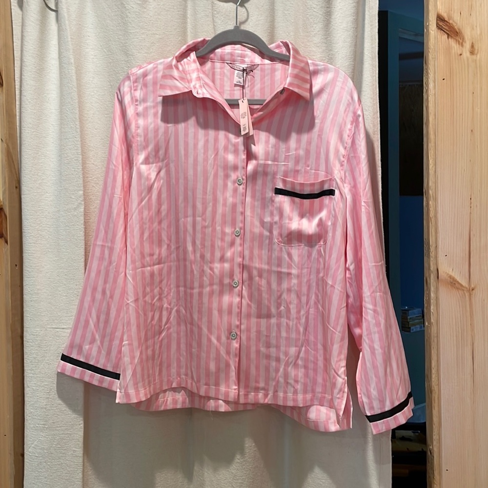 Victoria’s Secret satin pajama top. Large. New with tags.